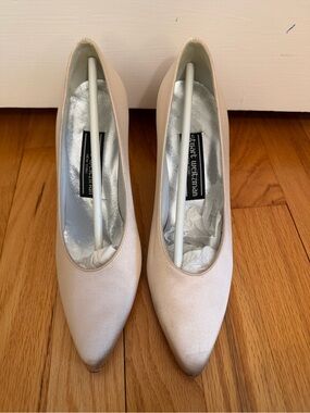 Stuart Weitzman Satin Dusty Pink Pumps Size 6